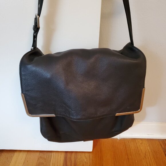 KENNETH COLE BLACK LEATHER PURSE - Picture 3 of 3